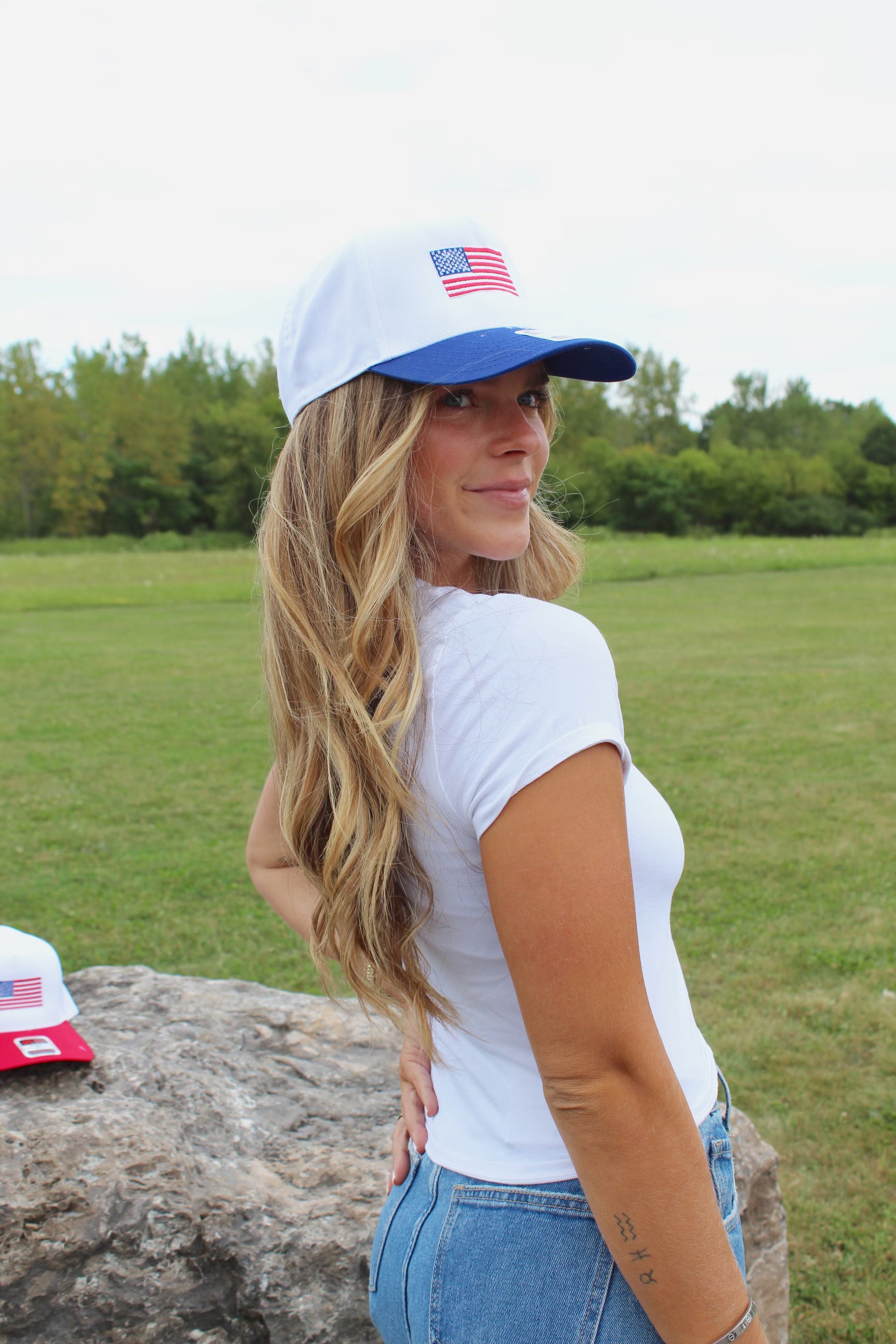 Chic American Flag Trucker Hat for Women – Stylish & Cozy